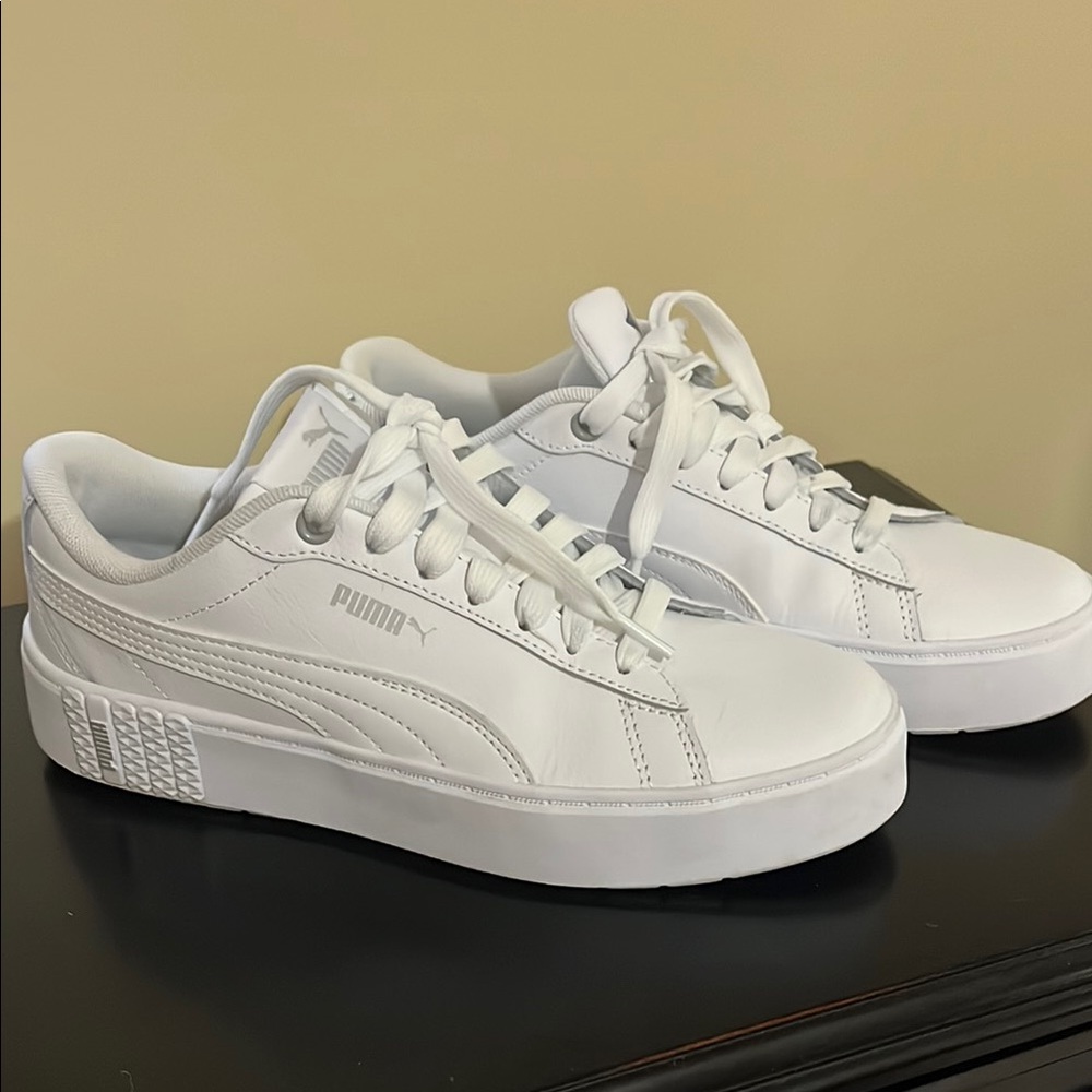 Puma Classic White vegan Leather Sneakers, EUC 8.5